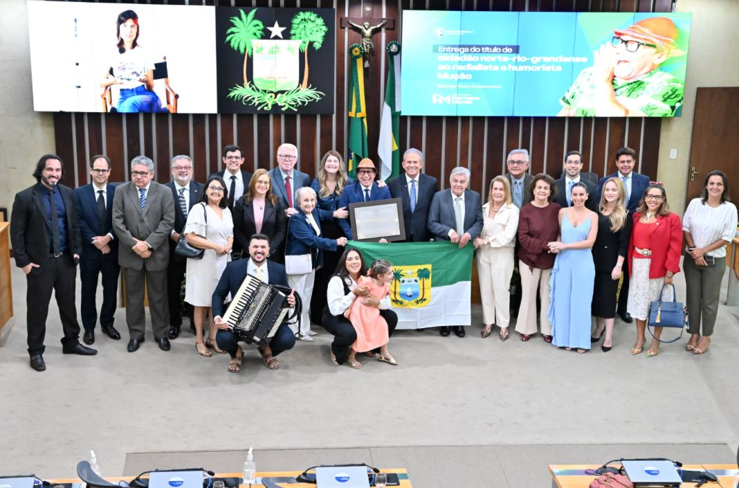 Assembleia Legislativa torna cidadão potiguar o intérprete do personagem “Mução”