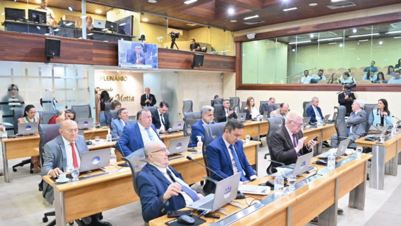Deputados apreciam vetos do Governo em sessão extraordinária na Assembleia Legislativa