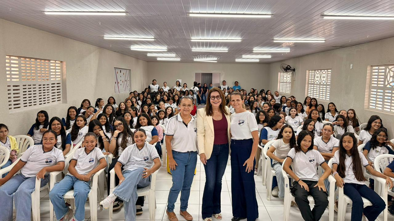 Milena Galvão destaca empoderamento feminino em encontro com estudantes da Escola de Nossa Senhora em Currais Novos