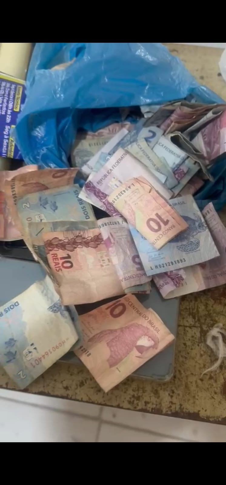 PM APREENDE GRANDE QUANTIDADE DE DROGAS E CONDUZ SUSPEITO À DELEGACIA EM TENENTE LAURENTINO CRUZ