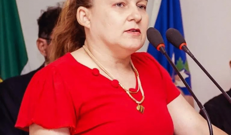 DEPUTADA ESTADUAL: Fátima Souza é escolhida pré-candidata à Assembleia Legislativa pelo PCdoB